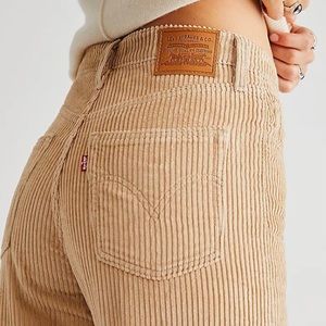 Levi’s Ribcage Straight Ankle 25x27 in Granola